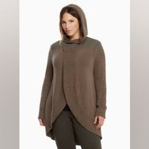 Torrid/hot topic size 3 rogue one hooded cardi